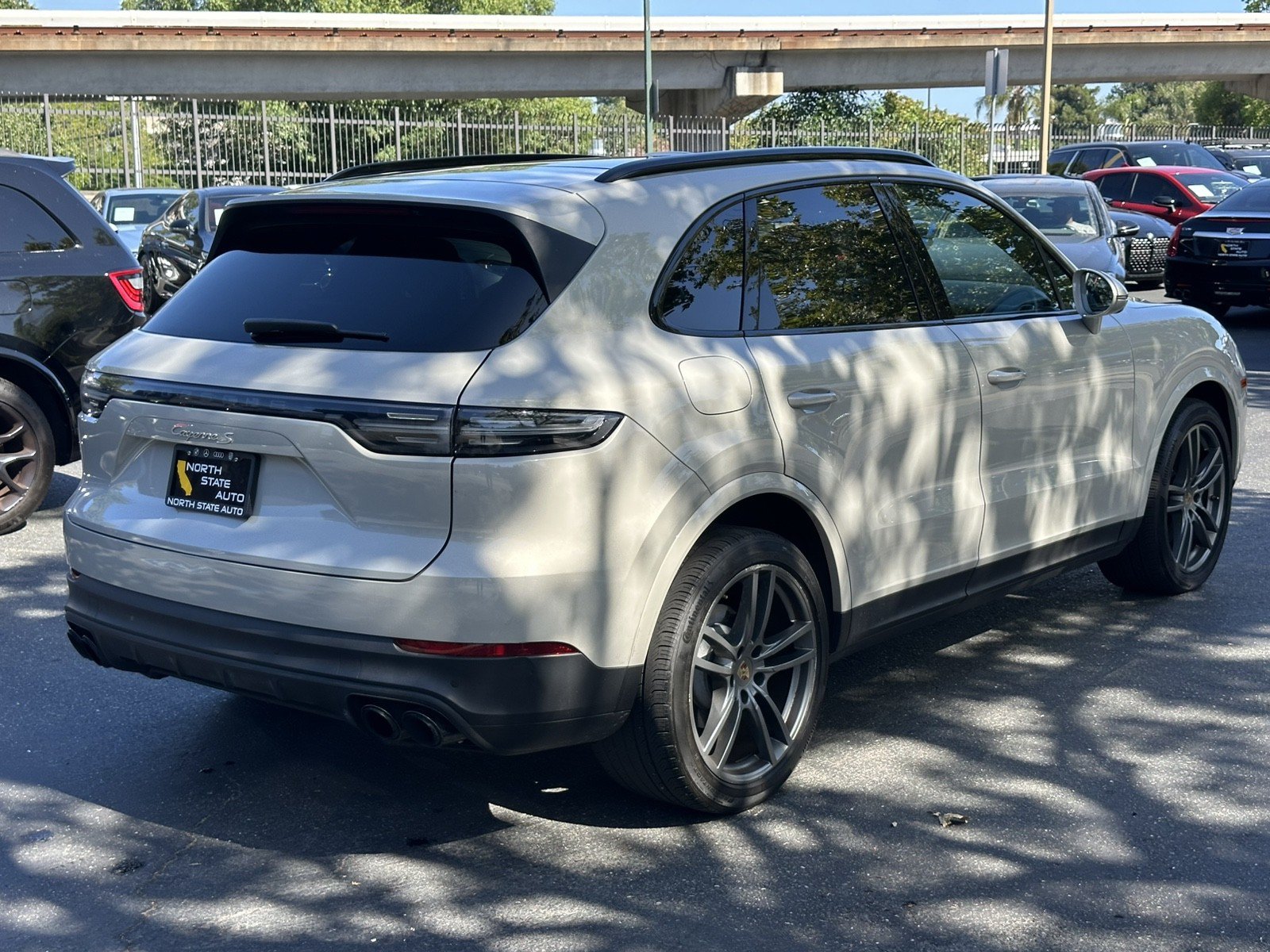 Used 2023 Porsche Cayenne S AWD/4WD image 7