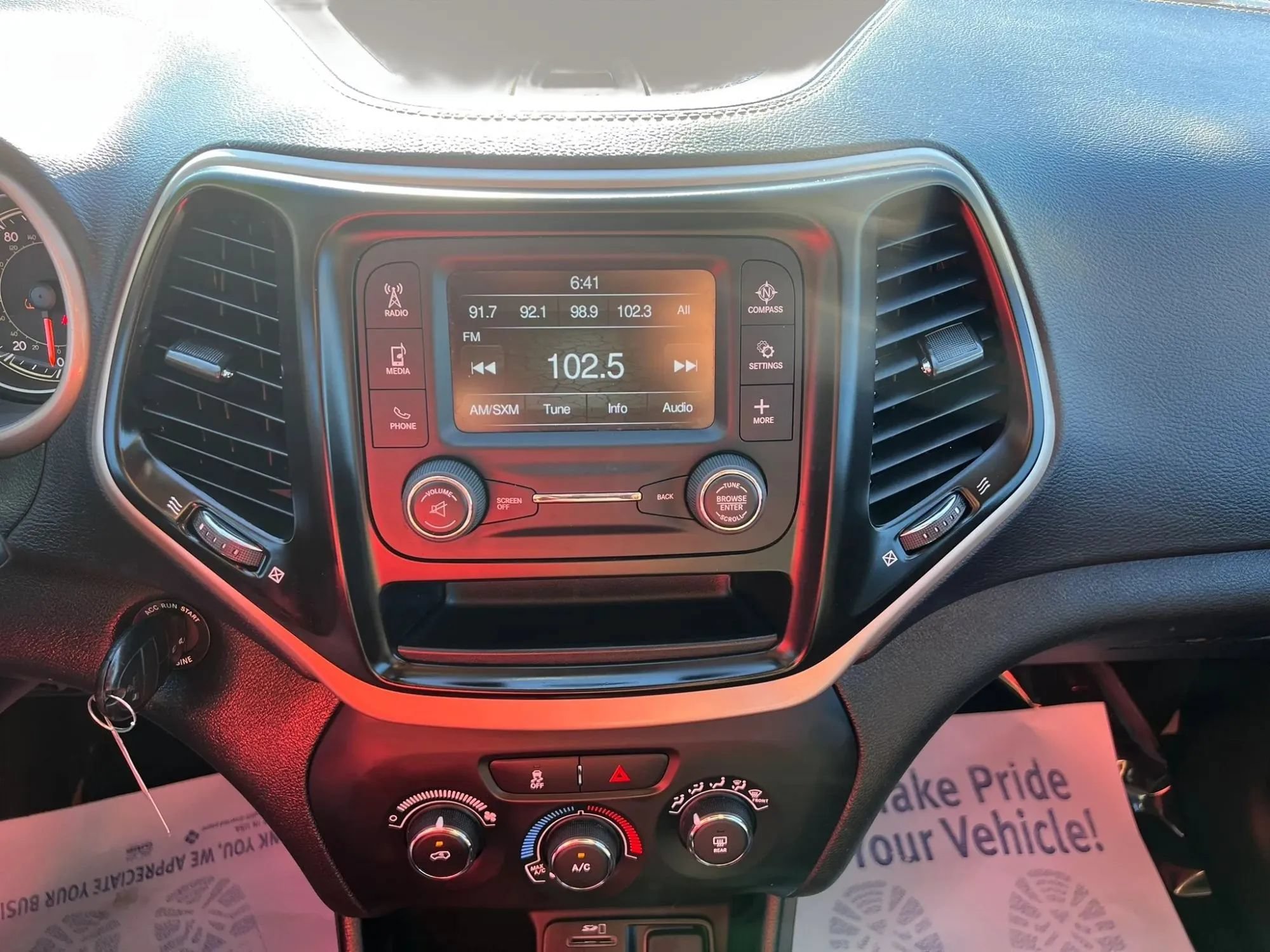 Used 2017 Jeep Cherokee Sport FWD image 12