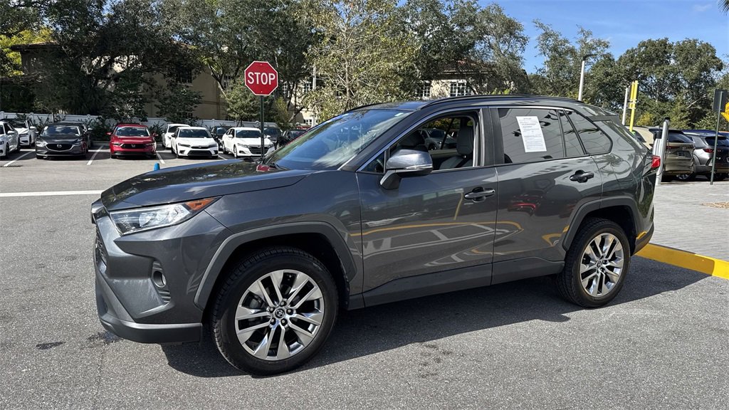 Used 2021 Toyota RAV4 XLE Premium image 11