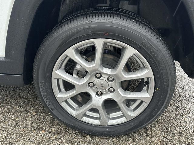 Used 2022 Jeep Compass Latitude AWD/4WD image 12