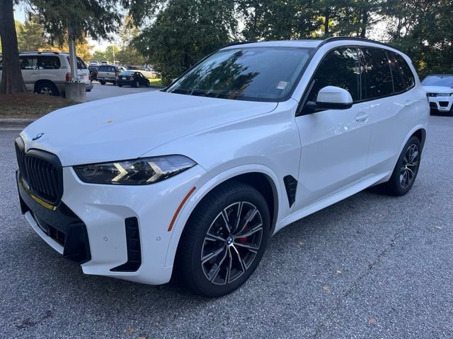 Used 2026 BMW X5 xDrive40i w/ M Sport Package AWD/4WD image 1
