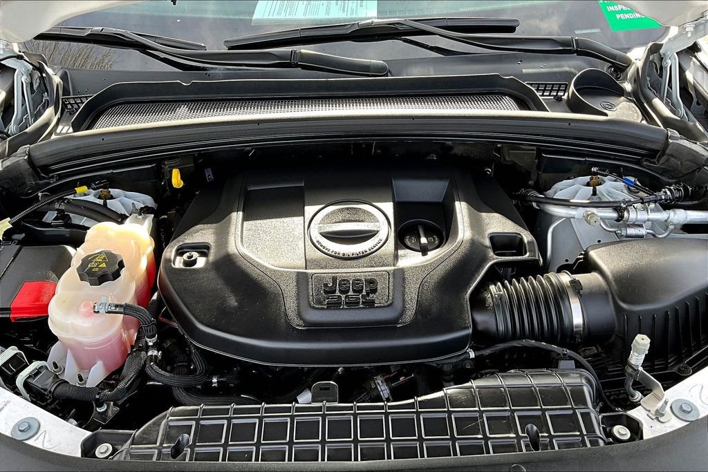 Used 2023 Jeep Grand Cherokee L Overland w/ Rear Seat Video Group I image 9