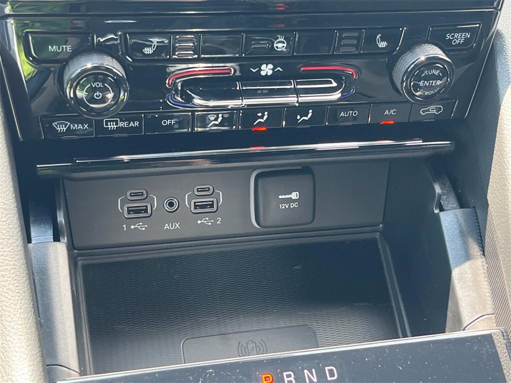 New 2025 Jeep Grand Cherokee Altitude image 24