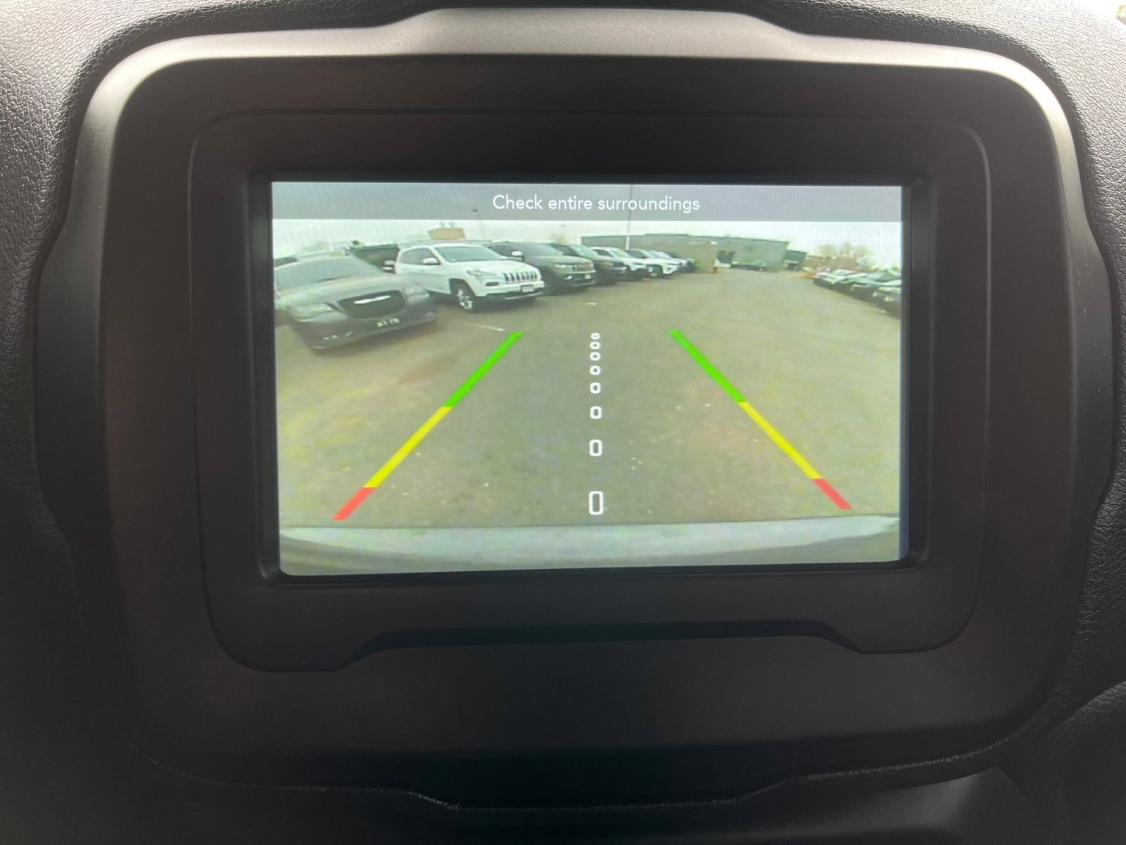 Used 2020 Jeep Renegade Latitude w/ Cold Weather Group image 29