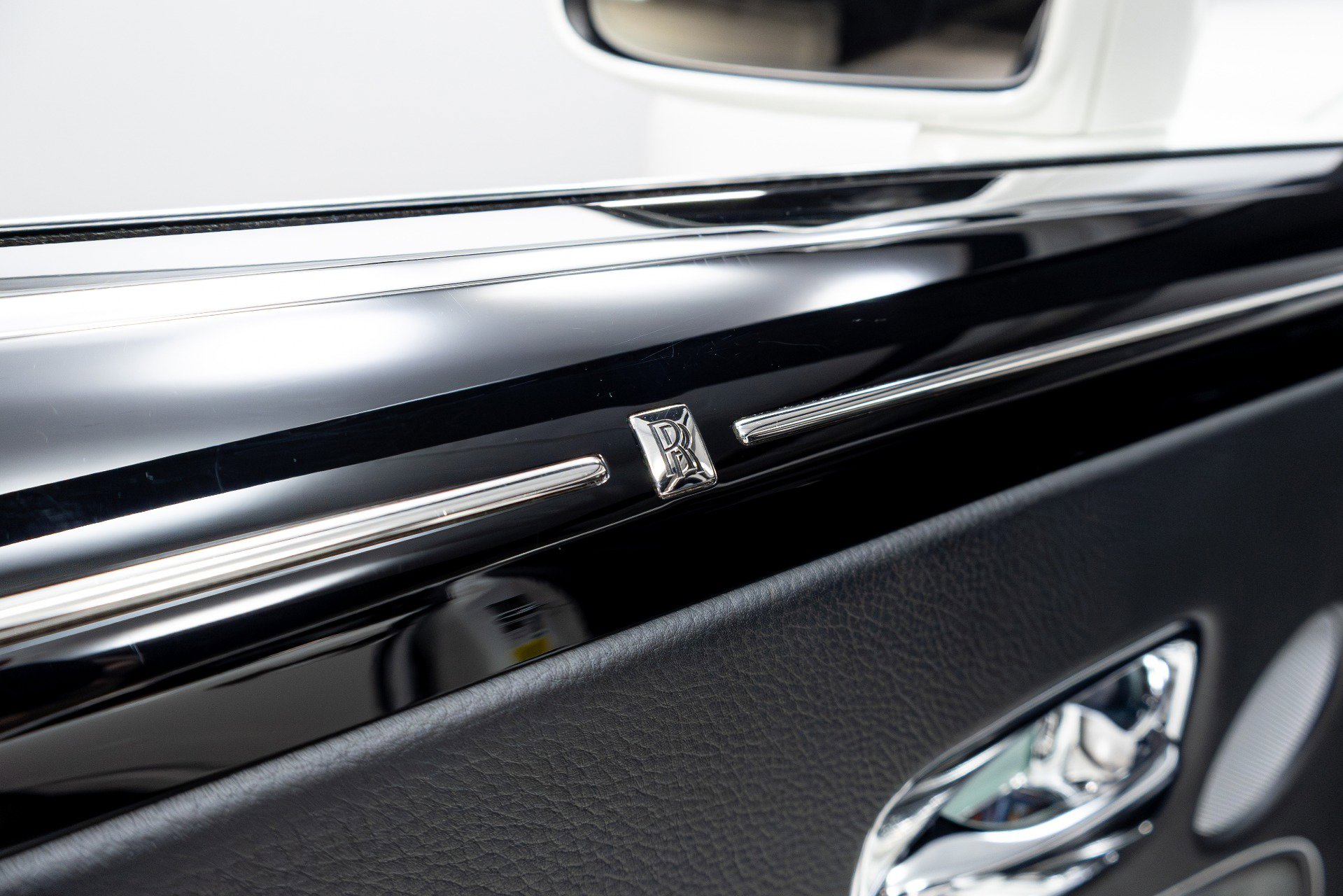 Used 2016 Rolls-Royce Ghost image 70