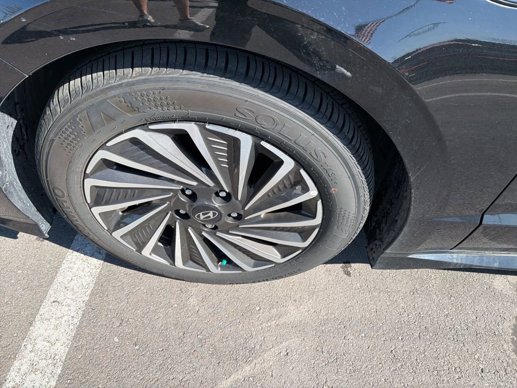 Used 2025 Hyundai Sonata Limited image 26