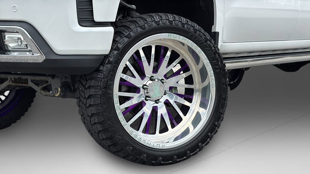 Used 2021 Chevrolet Silverado 1500 High Country w/ Technology Package image 6