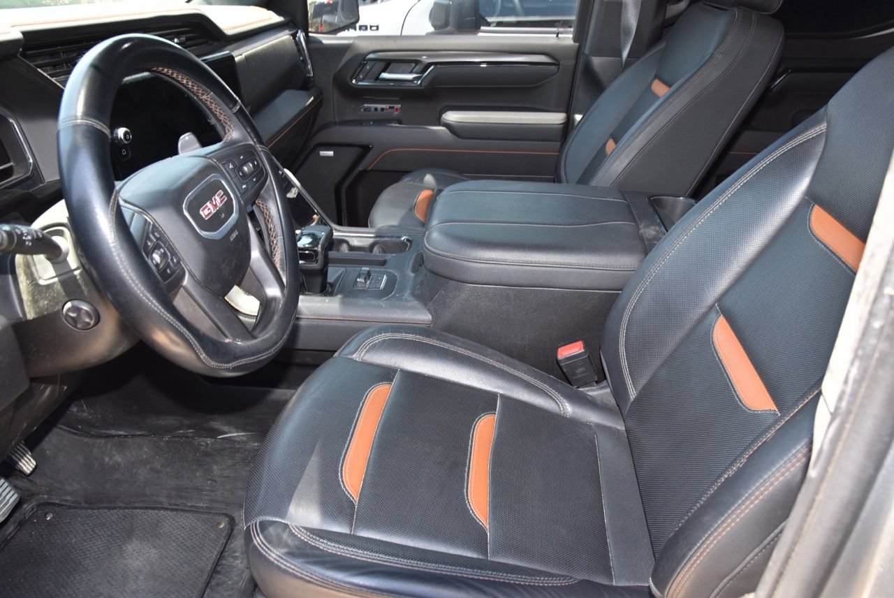 Used 2025 GMC Sierra 1500 AT4 w/ AT4 Premium Package AWD/4WD image 10