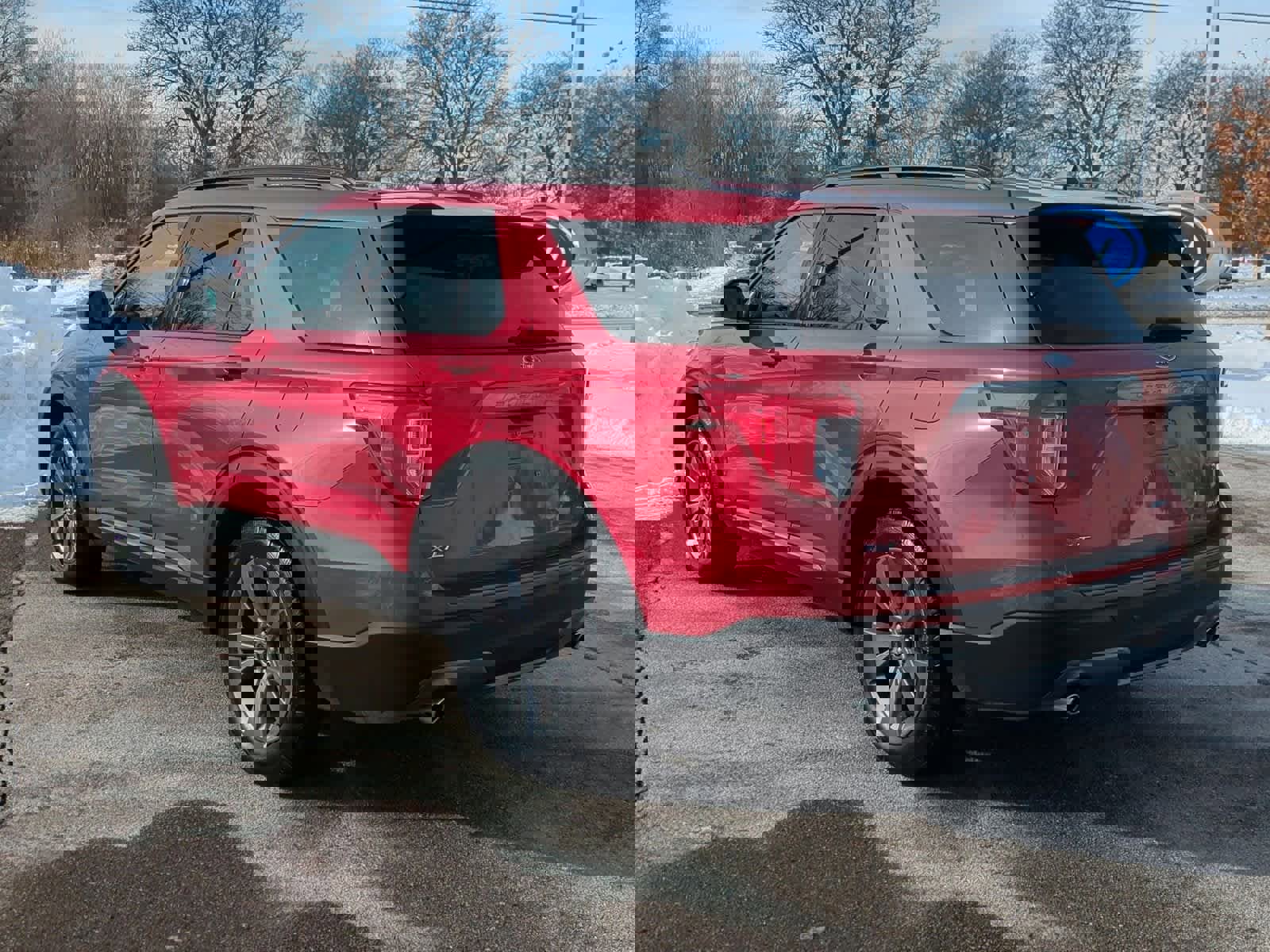 Used 2021 Ford Explorer XLT w/ Equipment Group 202A image 6