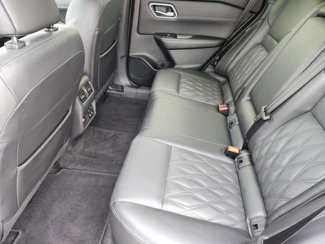 Used 2024 Nissan Rogue Platinum w/ Platinum Premium Package FWD image 32