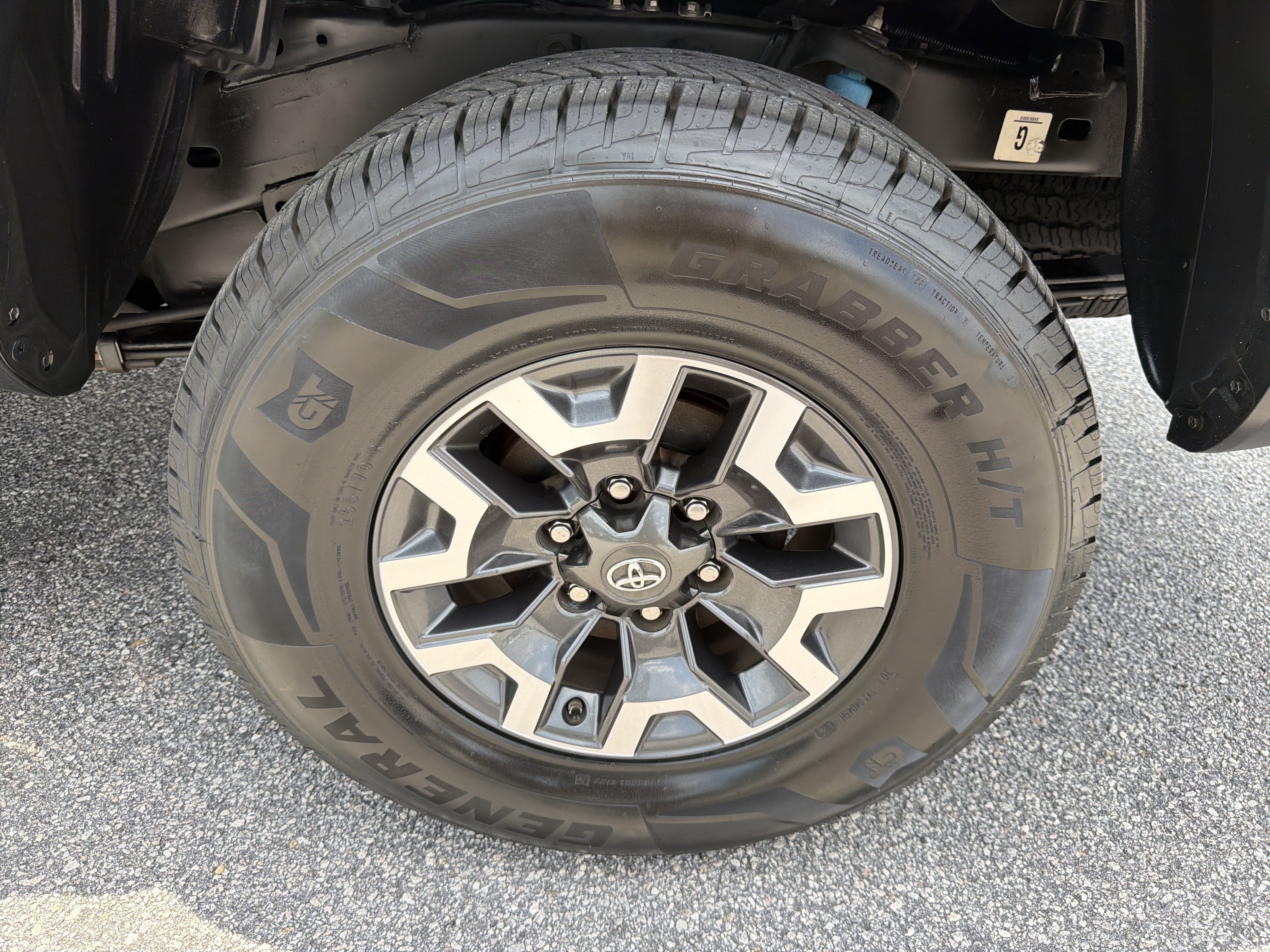 Used 2019 Toyota Tacoma TRD Off-Road AWD/4WD image 30