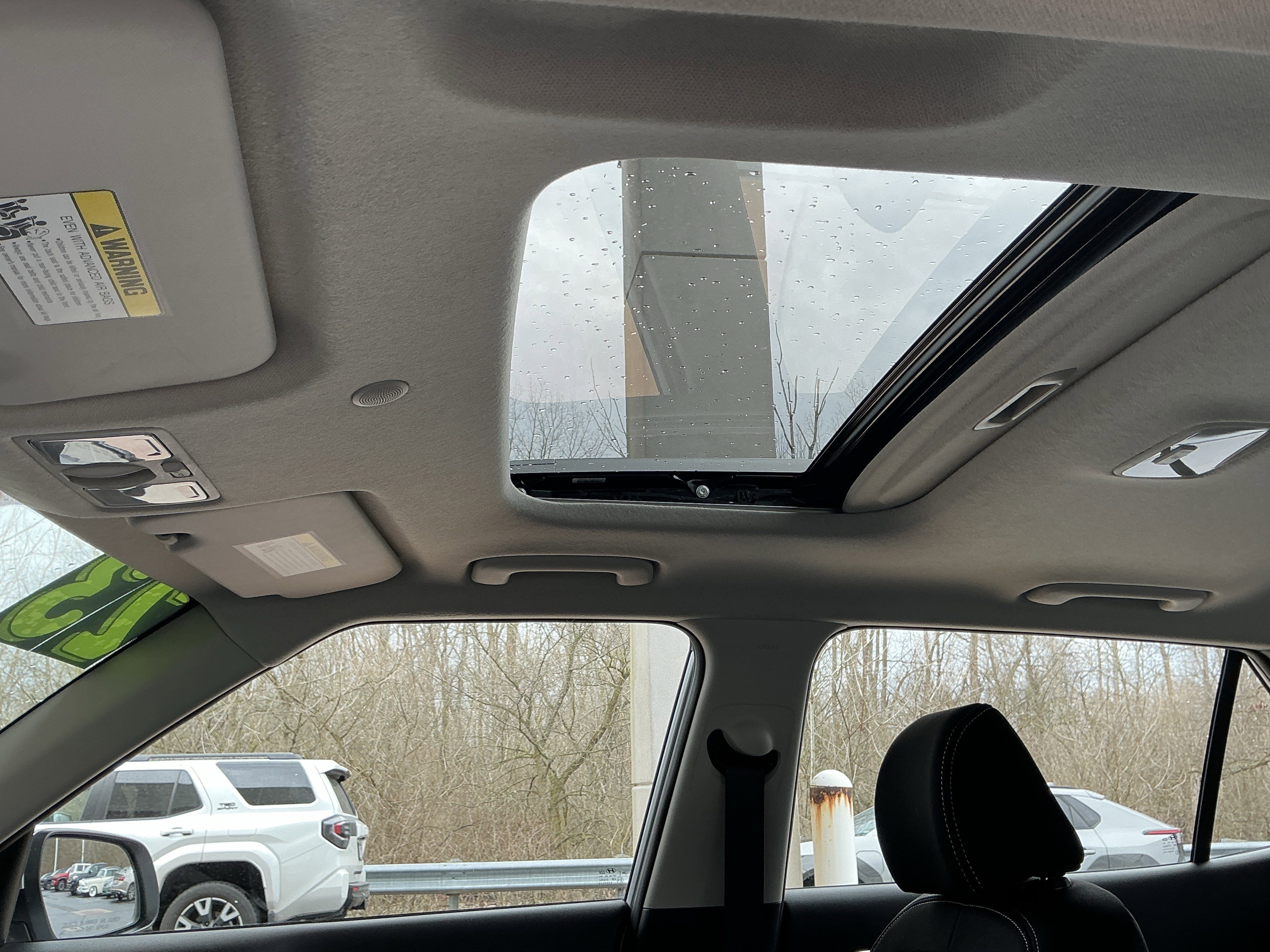 Used 2023 Hyundai Venue SEL image 17