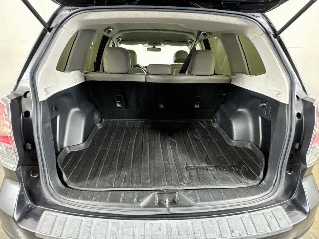 Used 2018 Subaru Forester 2.5i AWD/4WD image 29