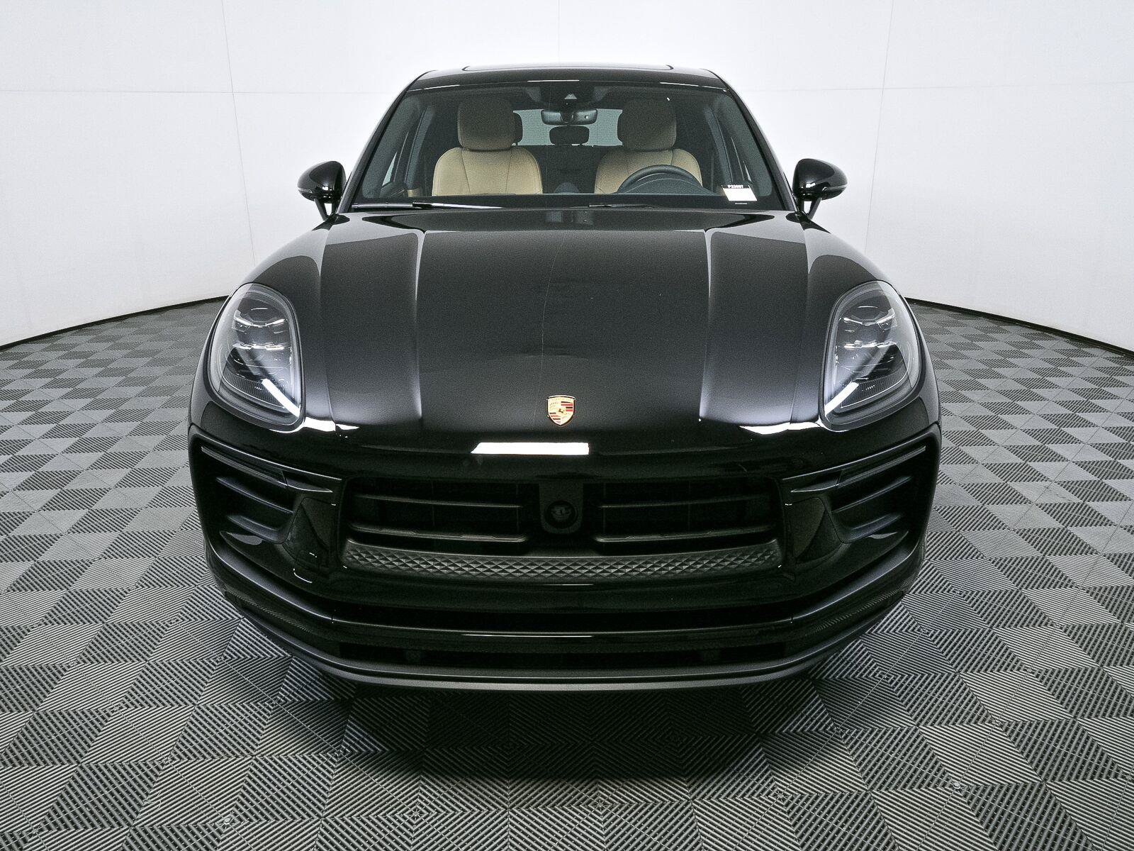 New 2026 Porsche Macan Turbo AWD/4WD image 34