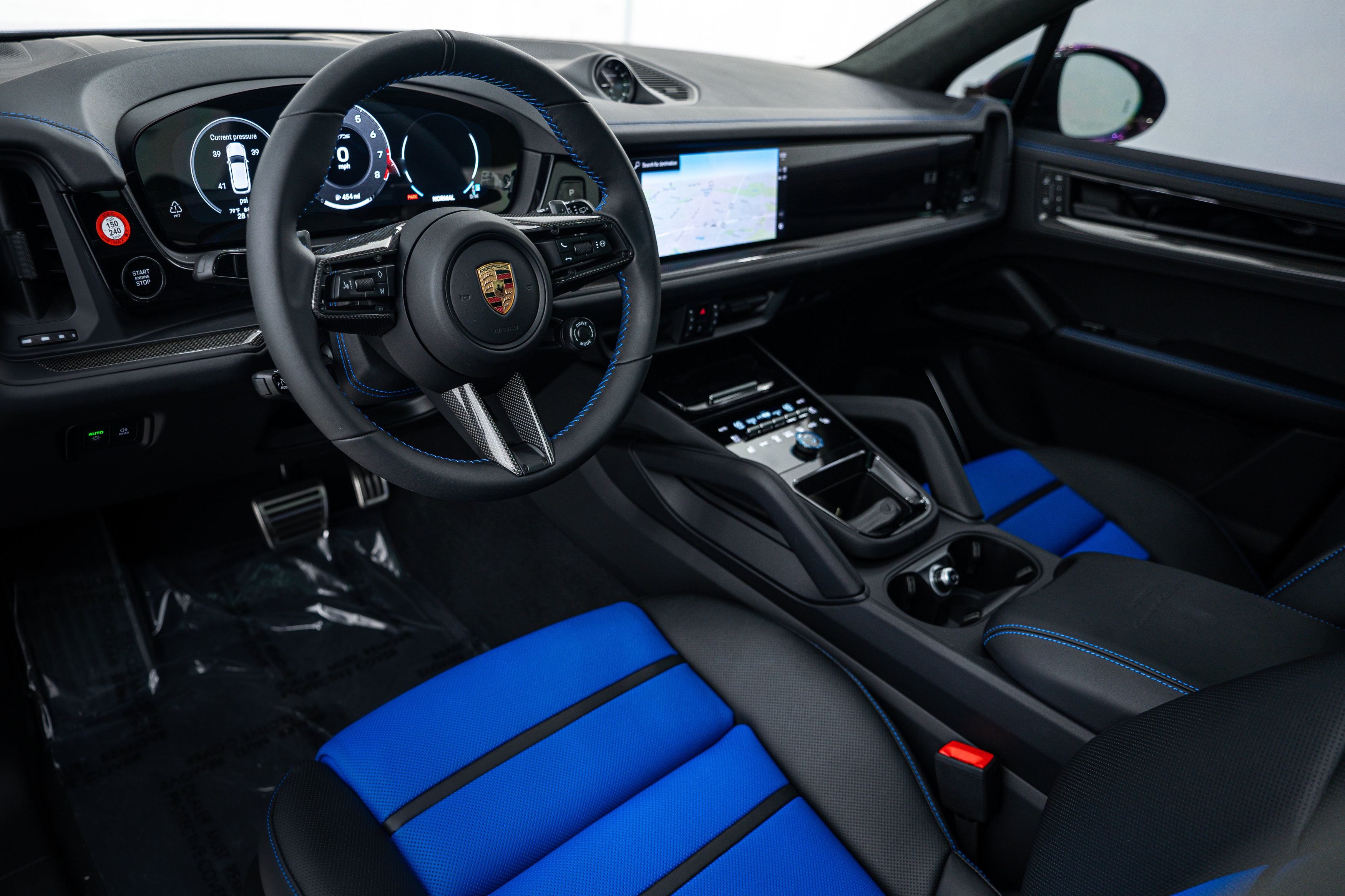 New 2025 Porsche Cayenne GTS image 4
