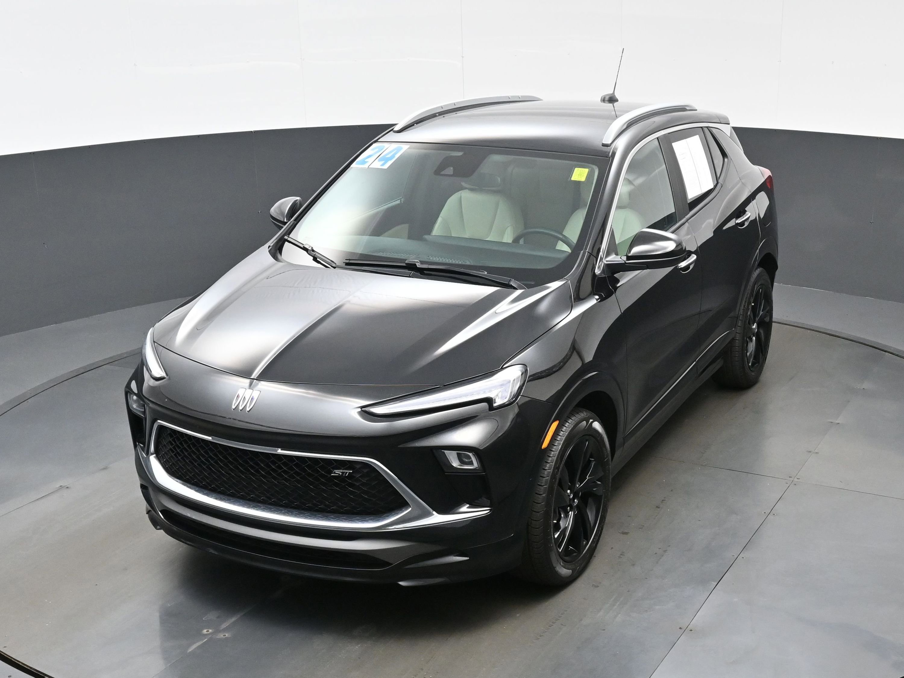 Used 2024 Buick Encore GX Sport Touring FWD image 32