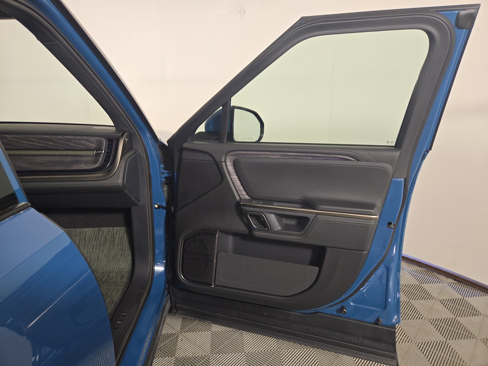 Used 2022 Rivian R1T Launch Edition AWD/4WD image 18