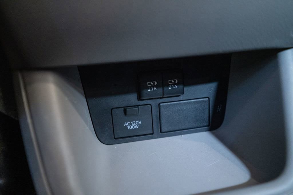 Used 2018 Toyota Highlander XLE AWD/4WD image 38