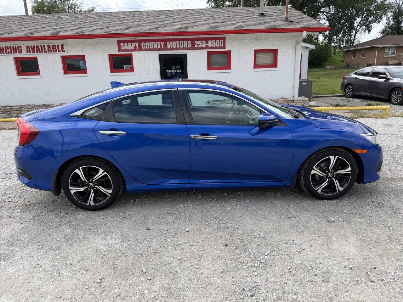 Used 2016 Honda Civic Touring image 2