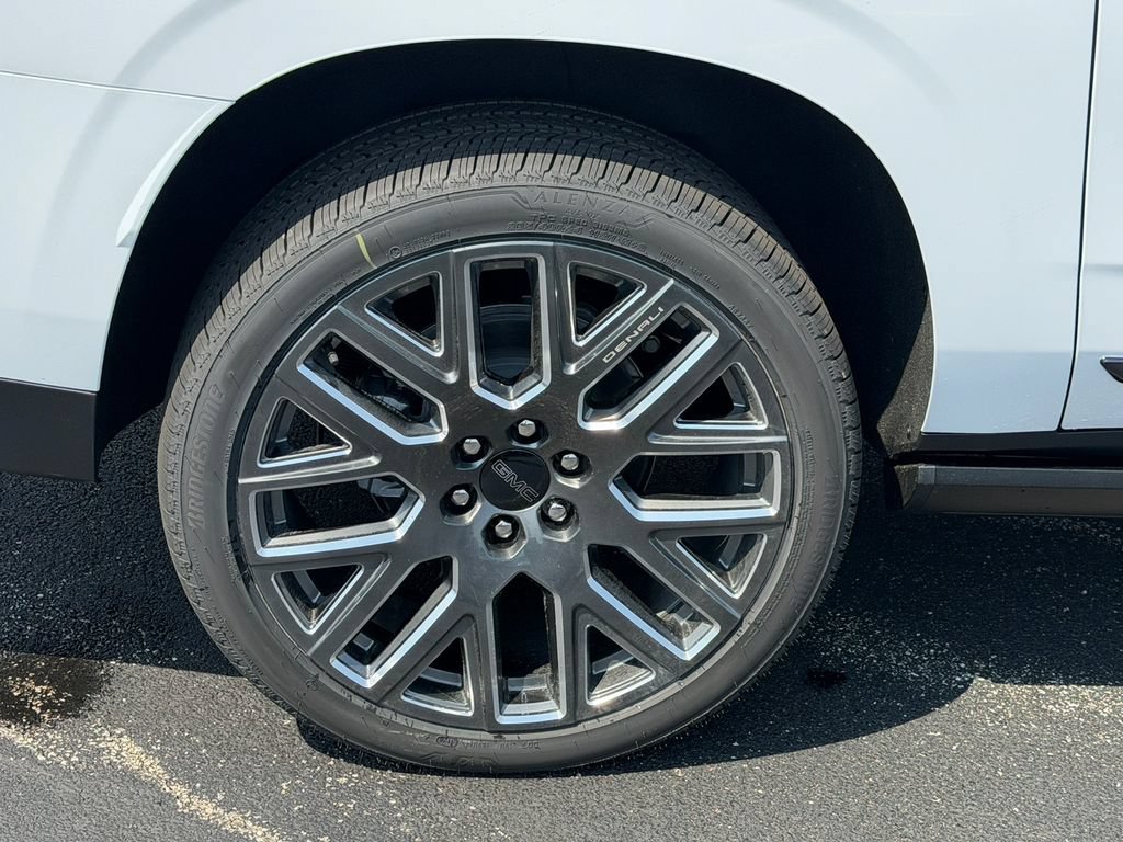 New 2026 GMC Yukon XL Denali Ultimate AWD/4WD image 17
