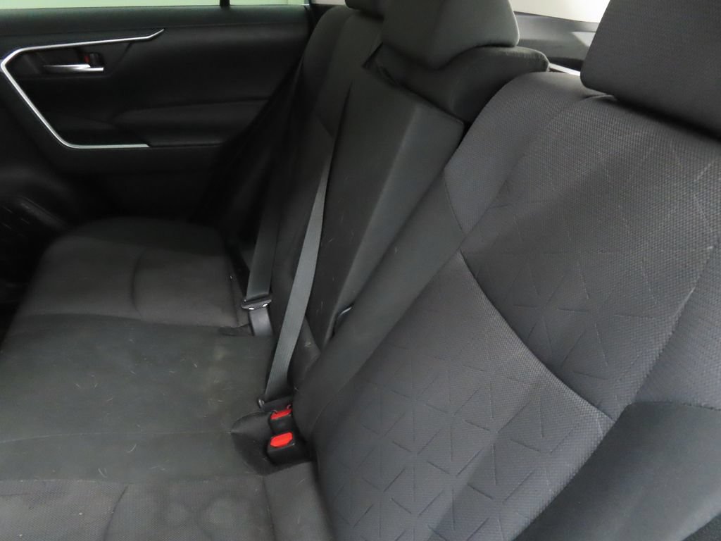 Used 2019 Toyota RAV4 XLE w/ Convenience Package FWD image 19