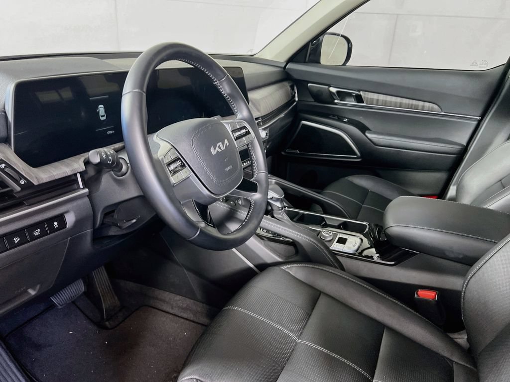 Certified 2024 Kia Telluride EX w/ EX Captain's Chair Package FWD image 6