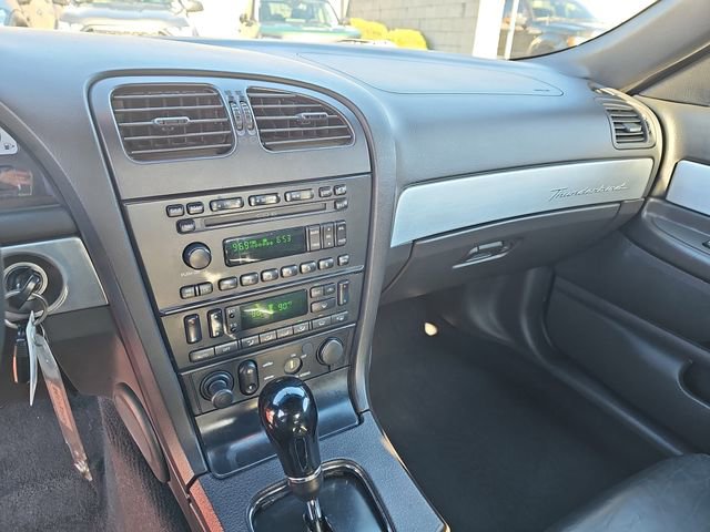 Used 2002 Ford Thunderbird image 19