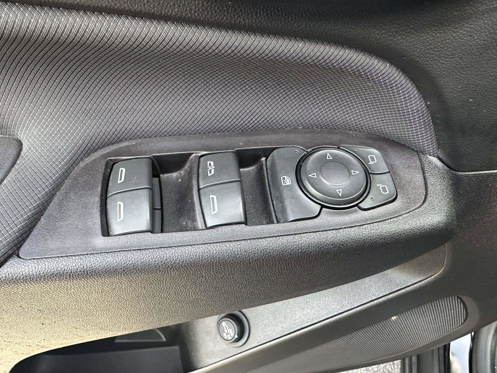 Used 2022 Chevrolet Equinox RS image 16