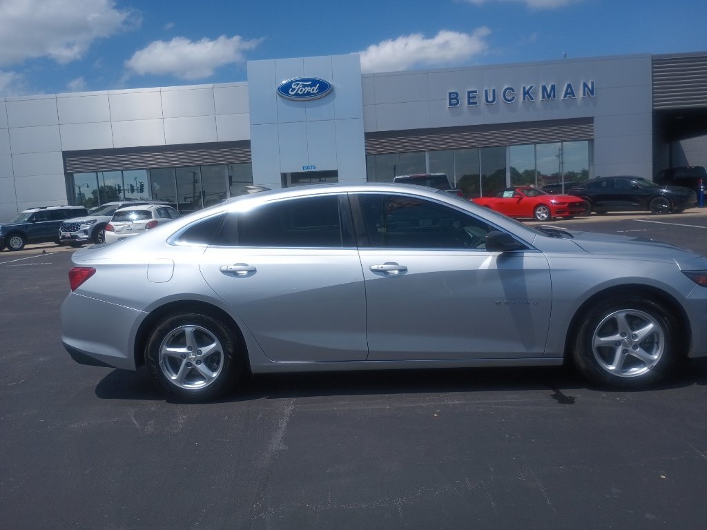 Used 2017 Chevrolet Malibu LS FWD image 9