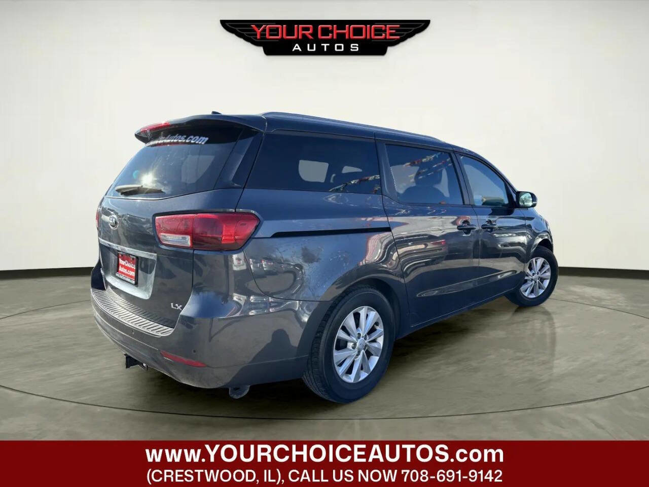 Used 2017 Kia Sedona LX w/ LX Essentials Premium Package image 5