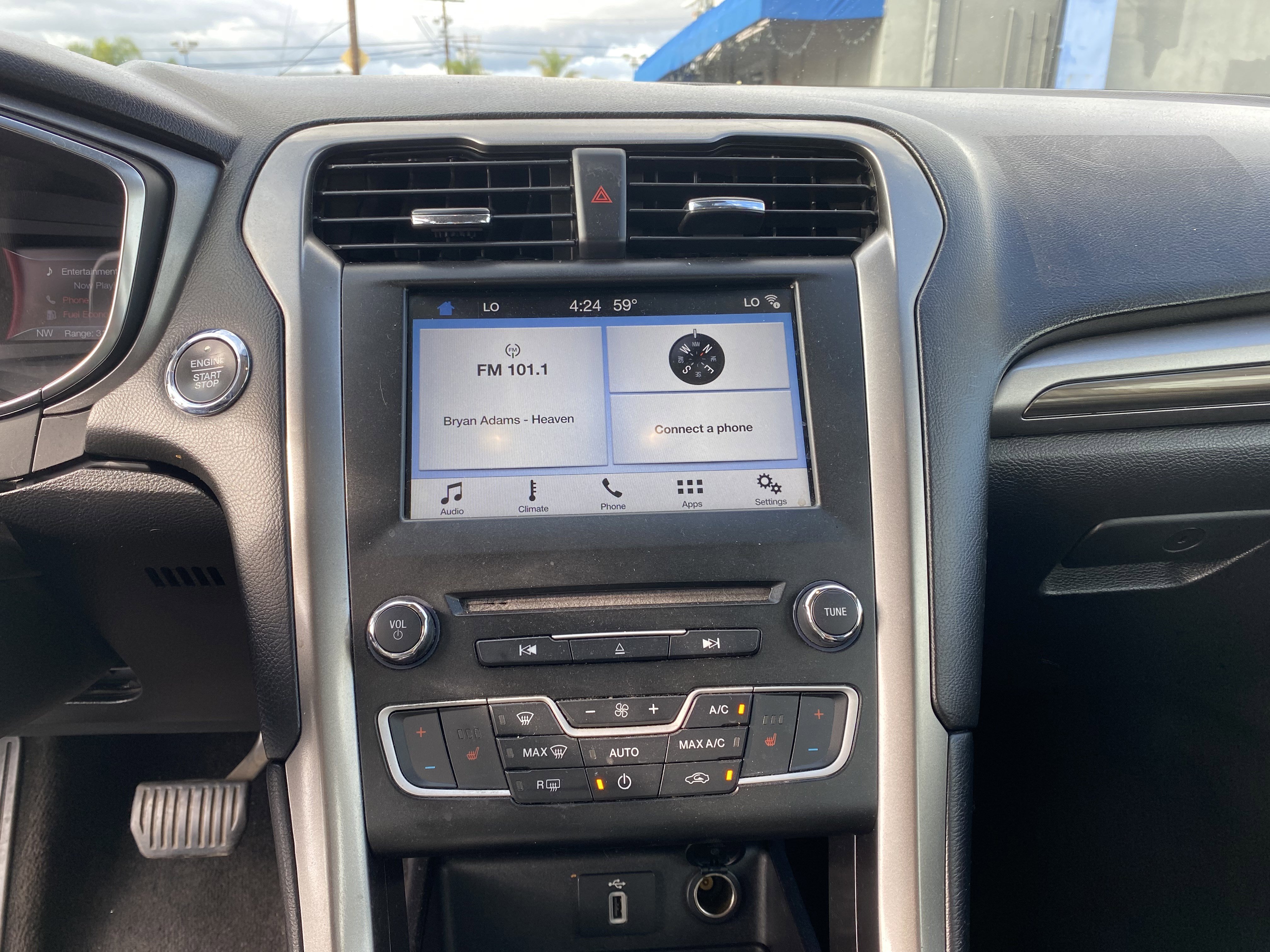 Used 2018 Ford Fusion SE w/ Equipment Group 602A image 13