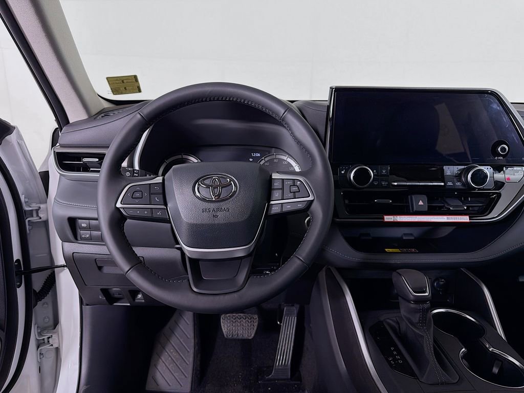 New 2026 Toyota Highlander XLE image 19