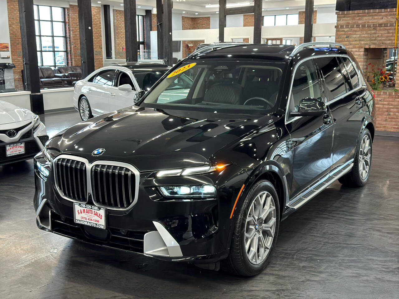 Used 2023 BMW X7 xDrive40i w/ Premium Package image 6
