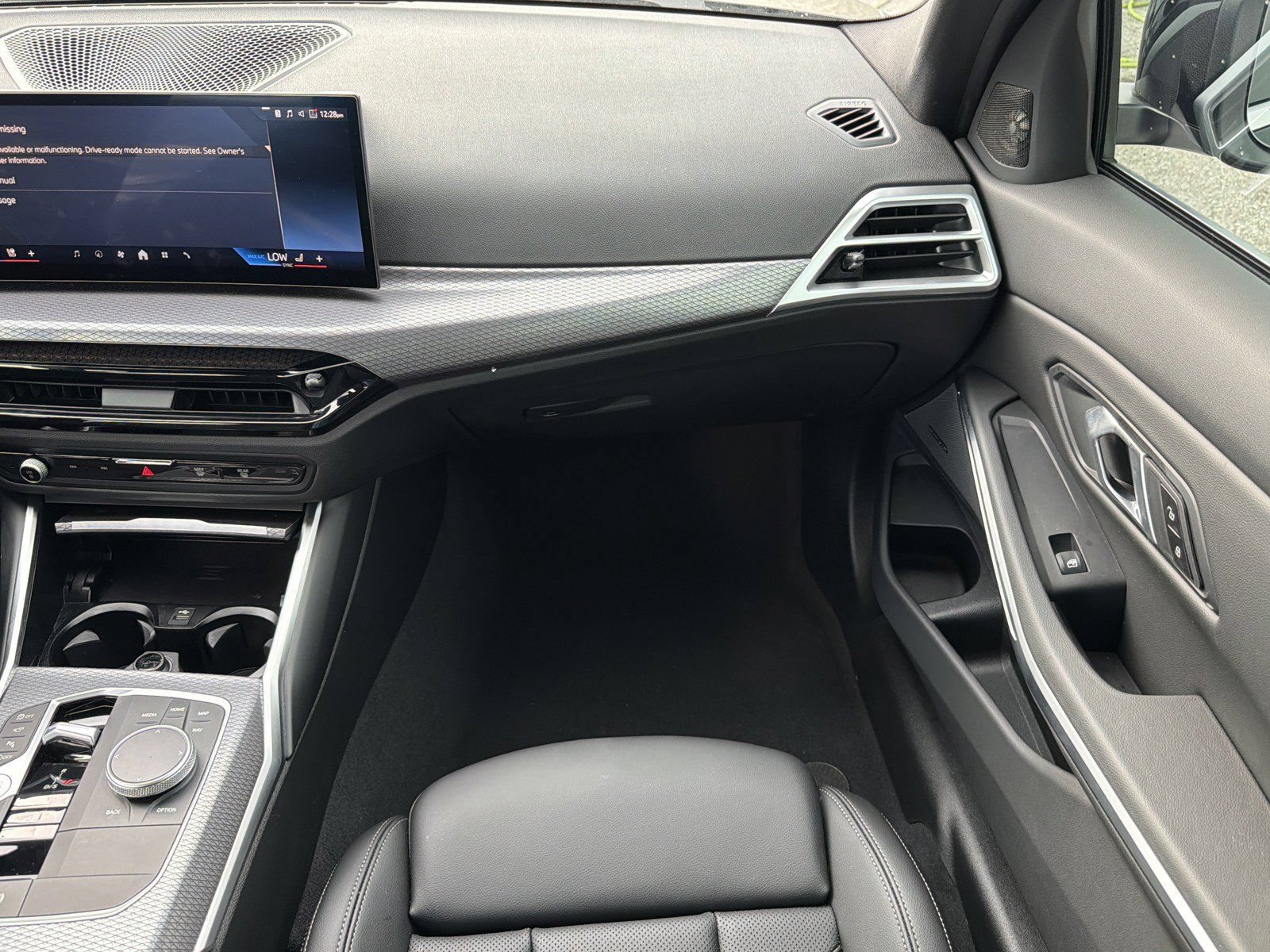 New 2025 BMW 330i Sedan w/ Convenience Package RWD image 16