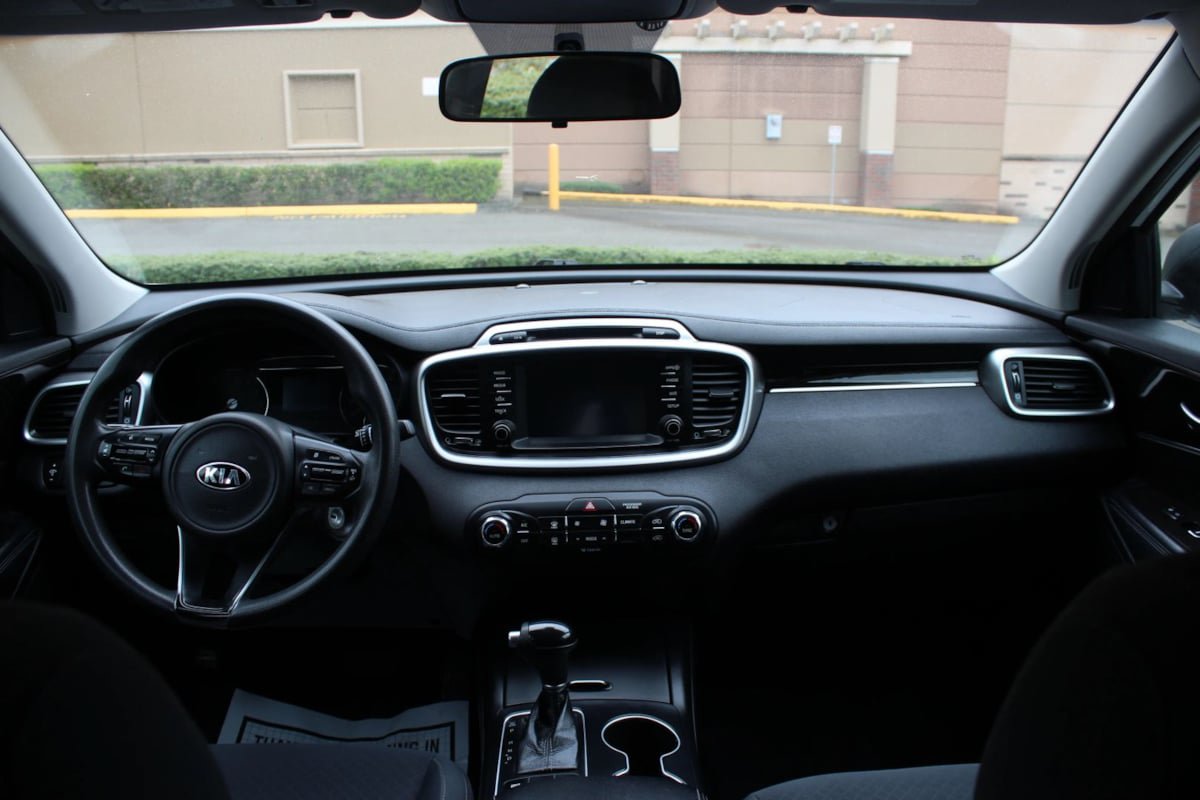 Used 2018 Kia Sorento FWD image 13