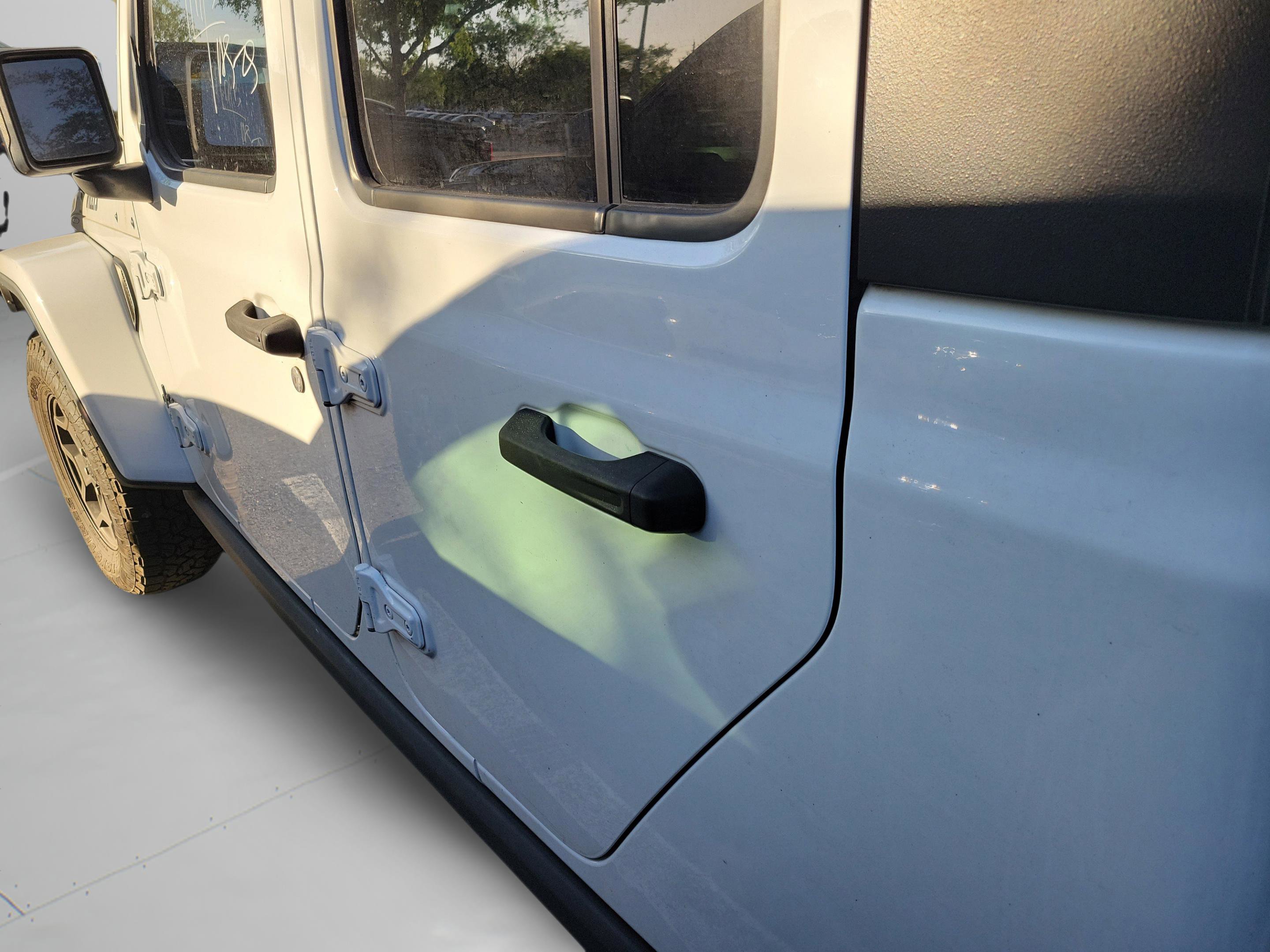 Used 2022 Jeep Gladiator Willys image 25