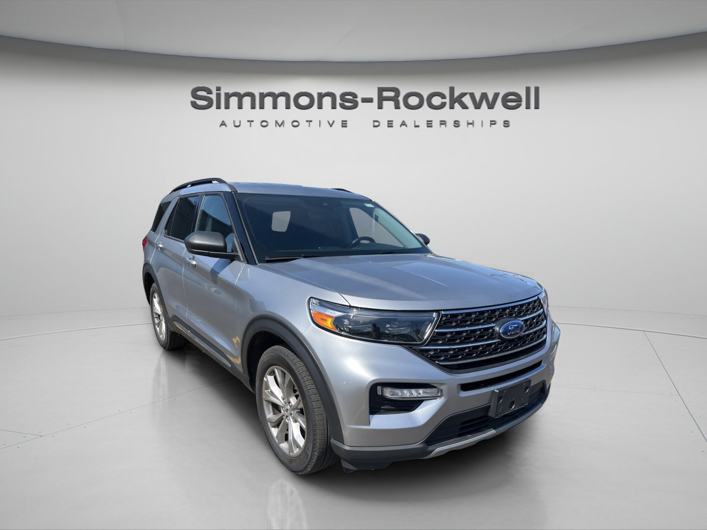 Used 2023 Ford Explorer XLT AWD/4WD image 7