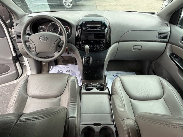 Used 2005 Toyota Sienna LE FWD image 9