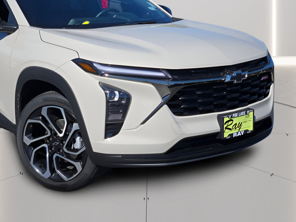 Certified 2026 Chevrolet Trax RS w/ Driver Confidence Package FWD image 2