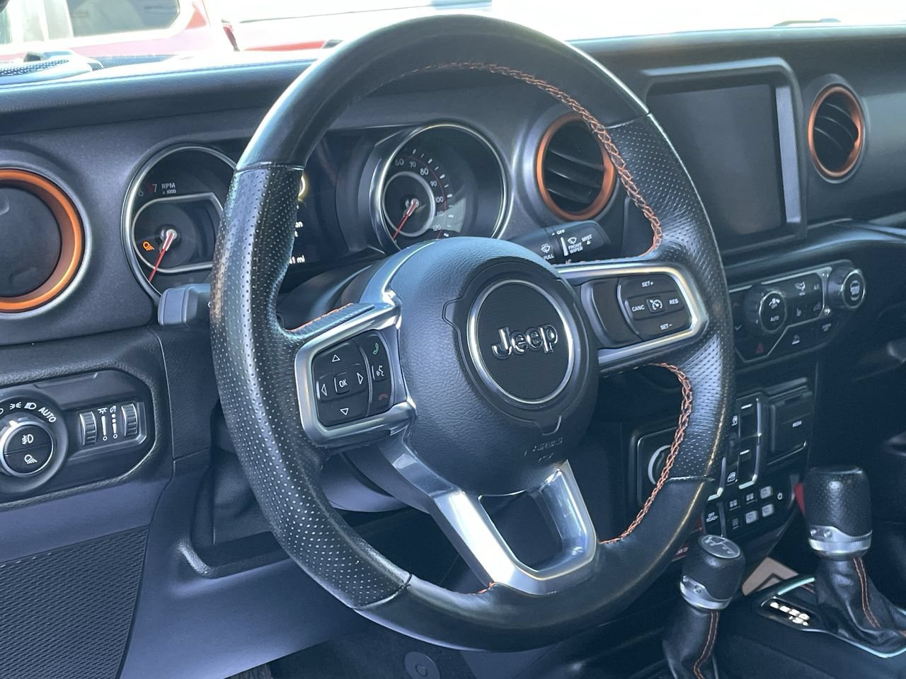 Used 2021 Jeep Gladiator Mojave AWD/4WD image 30
