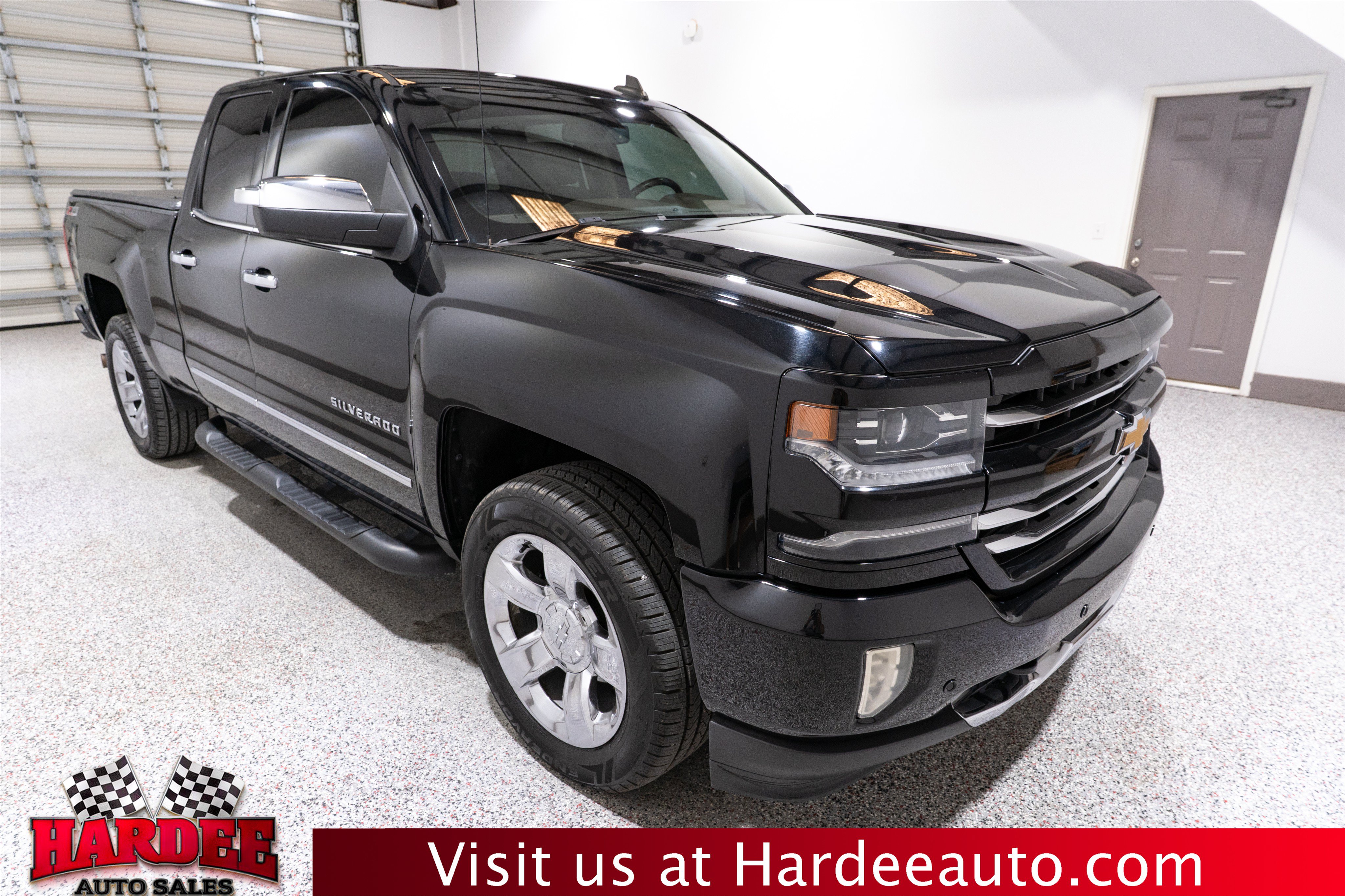 Used 2017 Chevrolet Silverado 1500 LTZ Z71 w/ LTZ Plus Package AWD/4WD image 6
