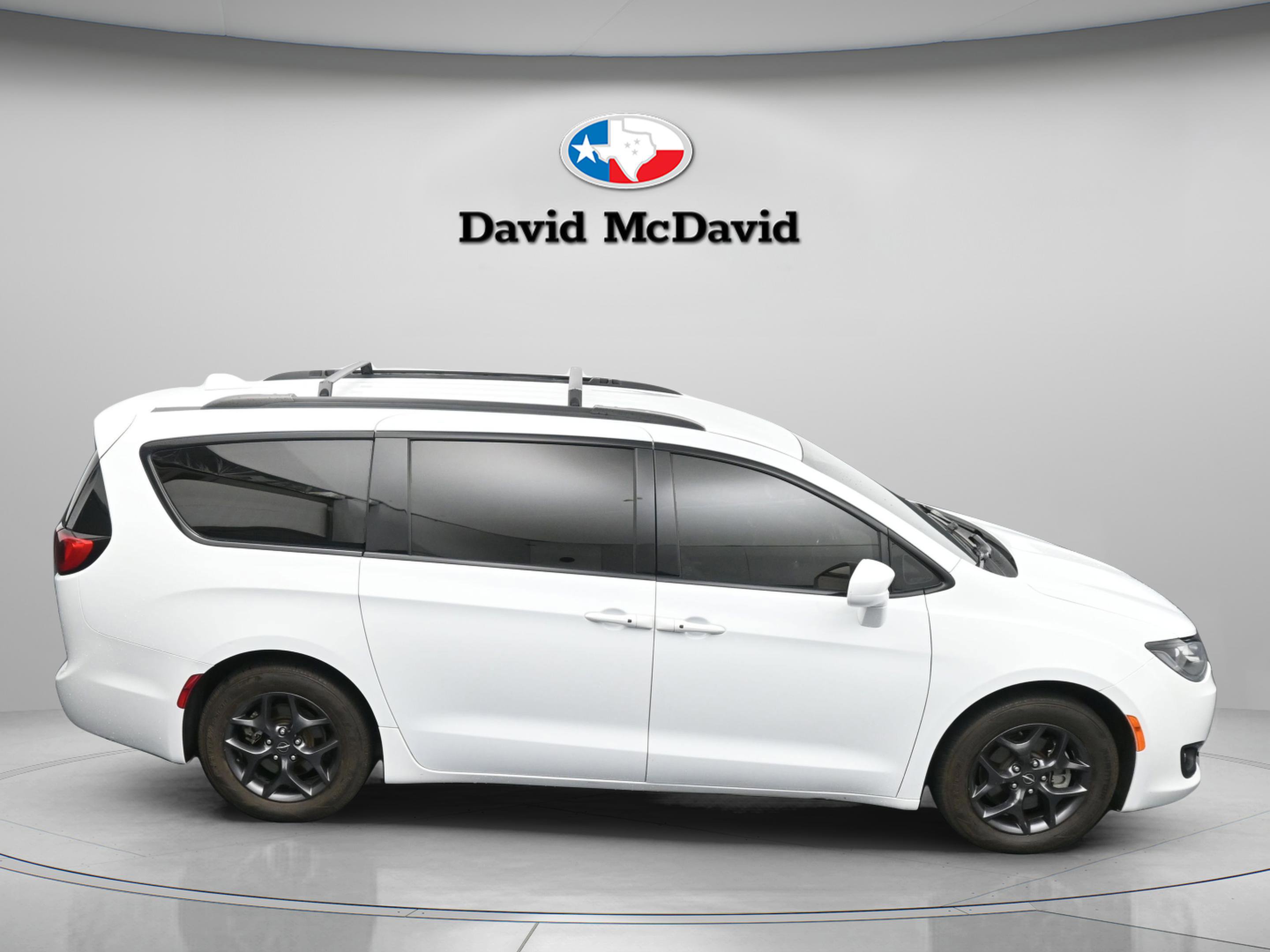 Used 2020 Chrysler Pacifica Touring-L w/ S Appearance Package image 33