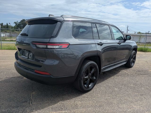 Used 2025 Jeep Grand Cherokee L Limited w/ Black Appearance Package AWD/4WD image 4