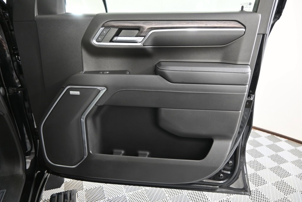 Used 2022 Chevrolet Silverado 1500 LTZ w/ Technology Package image 16