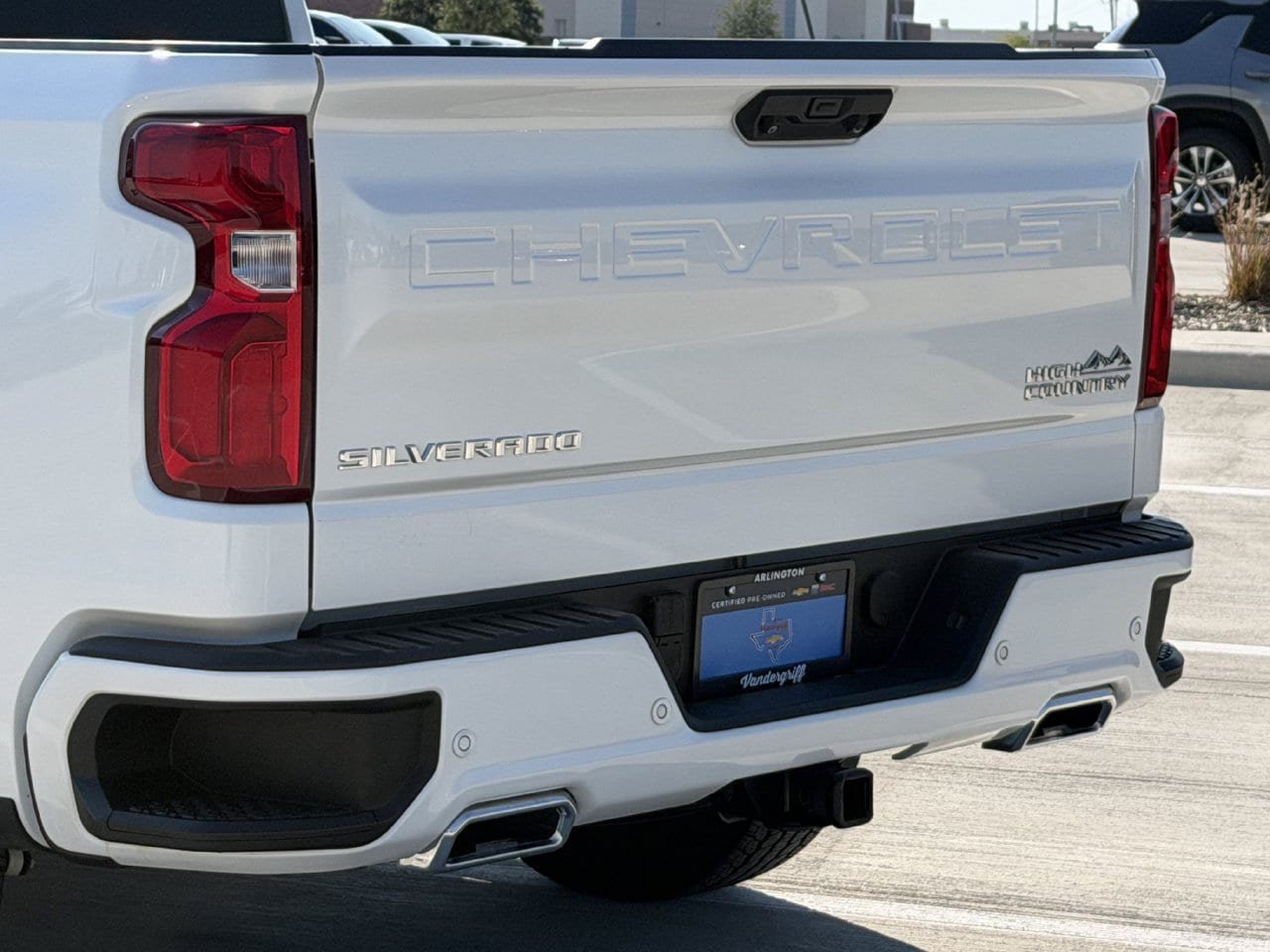 Certified 2023 Chevrolet Silverado 1500 High Country w/ Technology Package AWD/4WD image 7