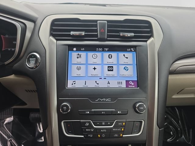 Used 2019 Ford Fusion SE FWD image 15