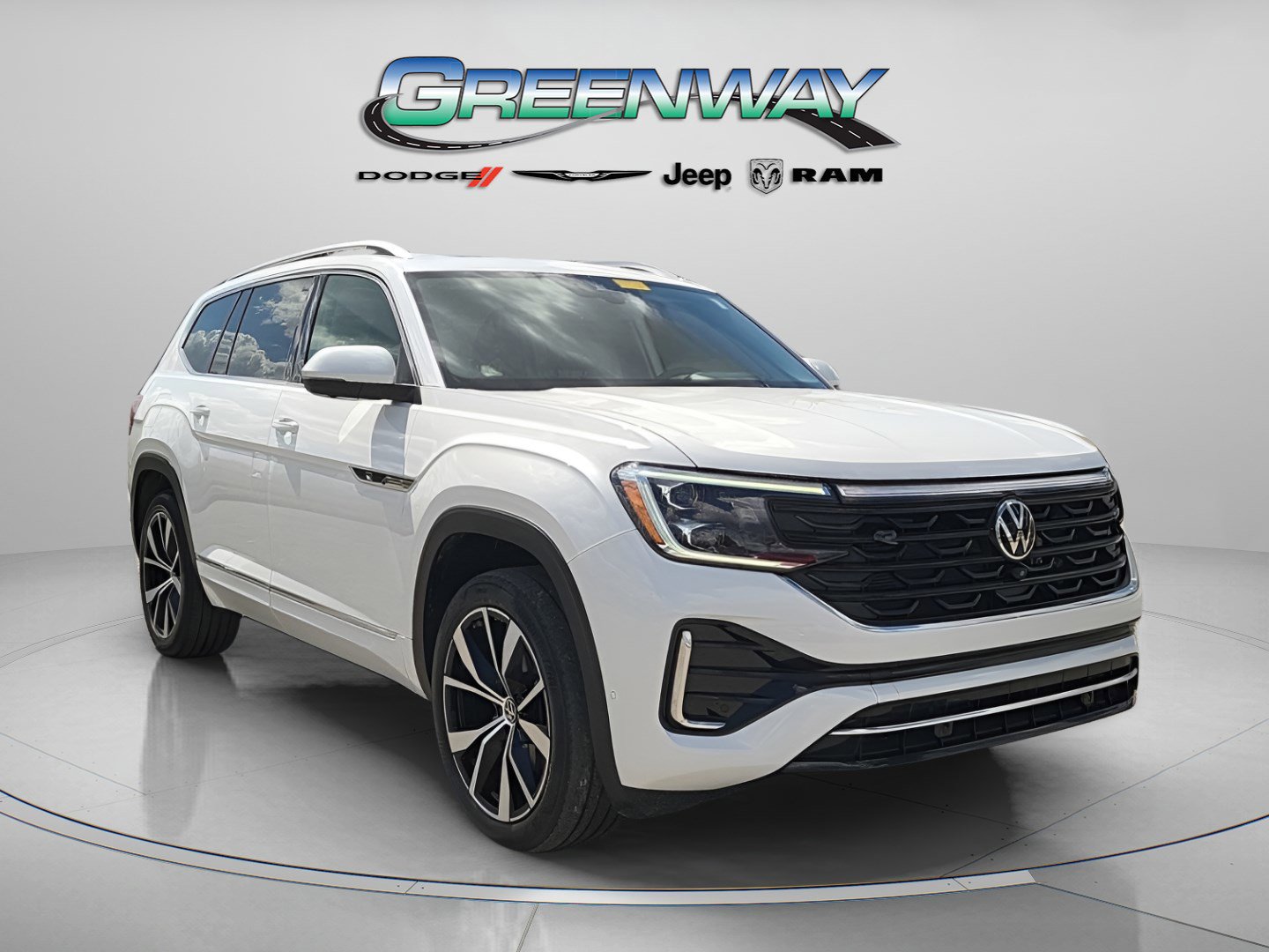 Used 2024 Volkswagen Atlas SEL Premium R-Line image 1