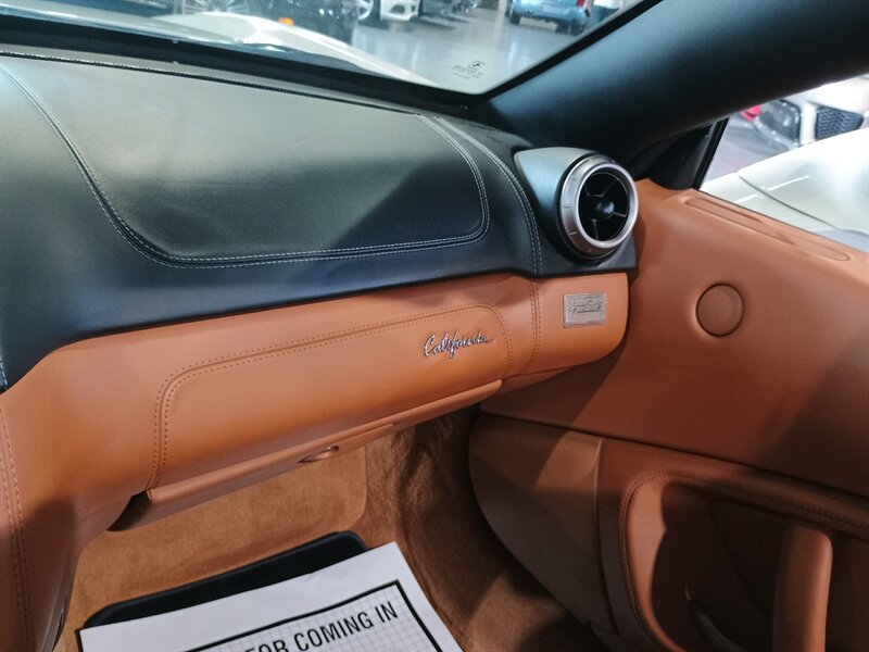 Used 2011 Ferrari California RWD image 22