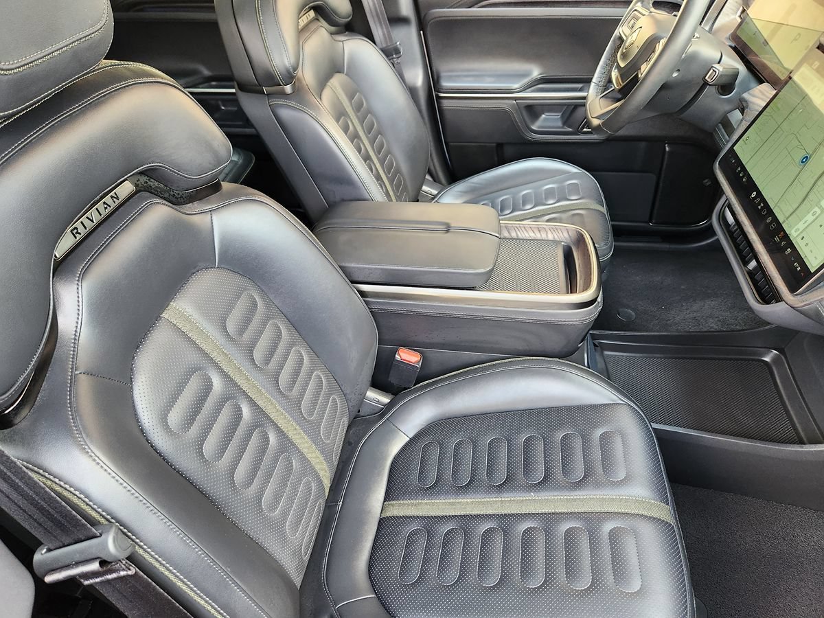 Used 2024 Rivian R1S Adventure Dual AWD/4WD image 32
