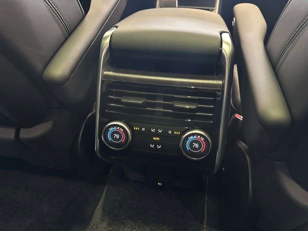 New 2025 Land Rover Range Rover SE AWD/4WD image 18